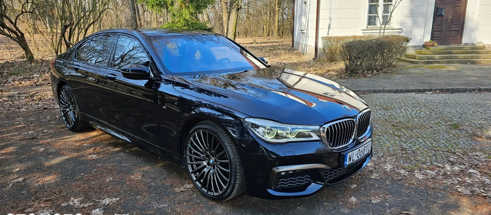 BMW Seria 7 cena 165000 przebieg: 260000, rok produkcji 2016 z Legionowo małe 497